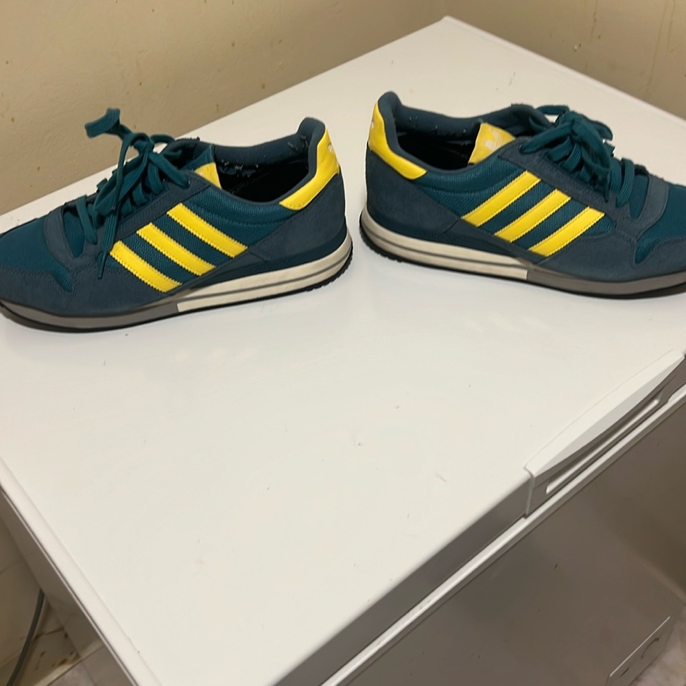 Size 10 adidas blue/yellow wore twice